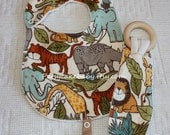 ORGANIC fabric Zoo Animals Bib and natural wood Teething Ring Set