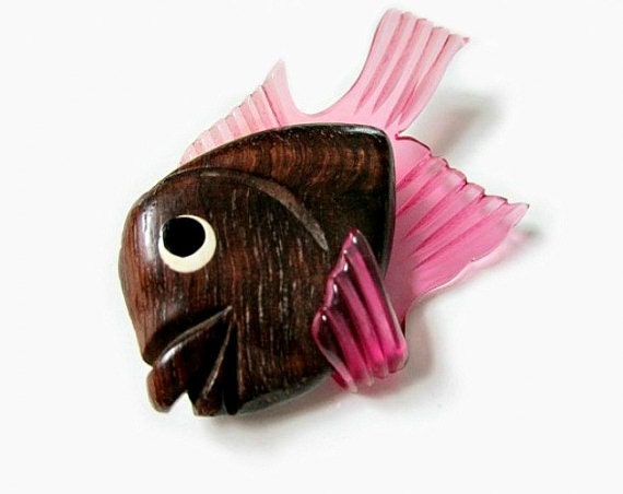 Vintage  Almost 3" BIG Carved Pink Lucite and Wood Fish Brooch Pin 1940's Collectable