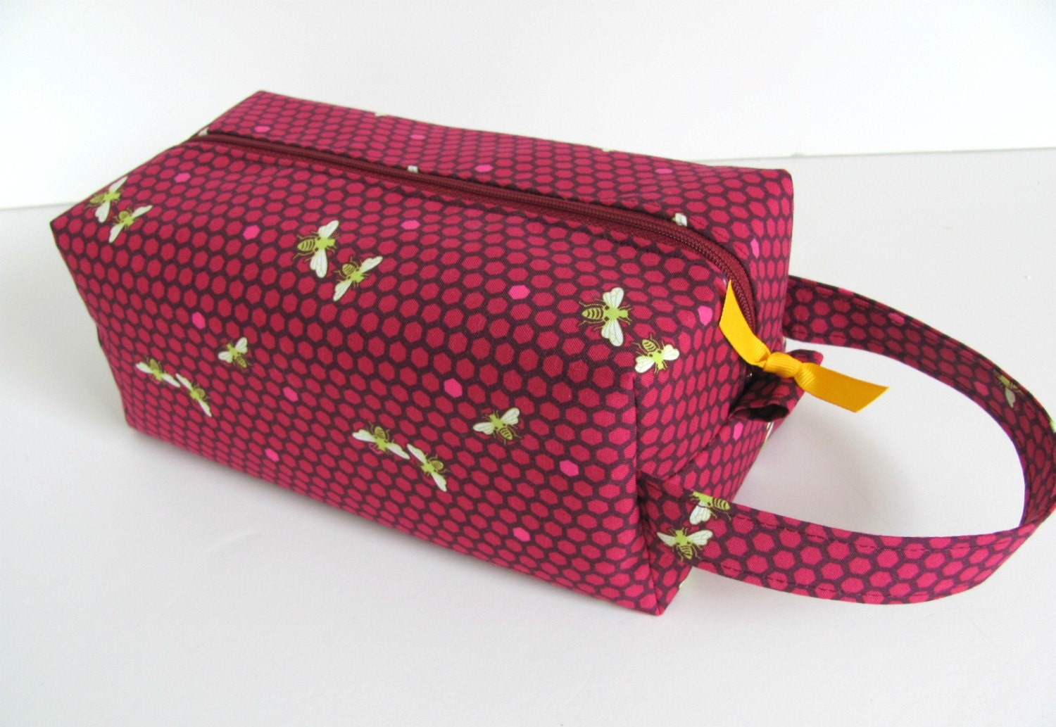 Medium Knitting Bag - Project Boxy Bag - Burgundy Honeycomb with Bees