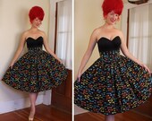 DARLING 1950's Atomic Numbers Novelty Print Crisp Cotton High Waisted Wide Waistband Circle Skirt - Teacher - Pinup - VLV - Size S