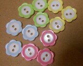 12 x  Gorgeous Flower Buttons in Pastel colours