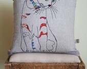 Applique cat cushion