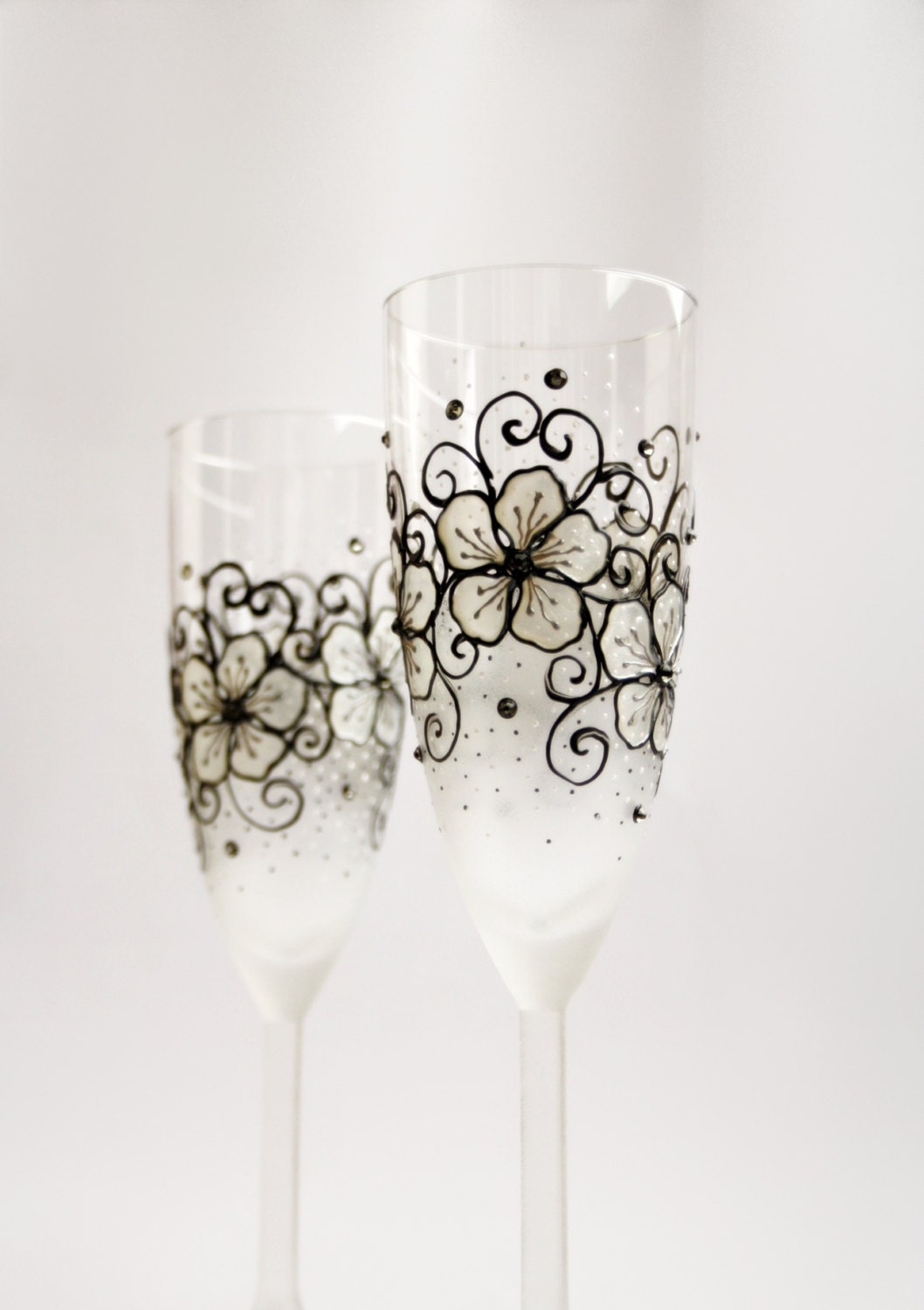 Champagne Flutes Wedding Toasting Hand Painted Personalized Set of 2 Black White Floral design black Diomond Swarovski Crystals