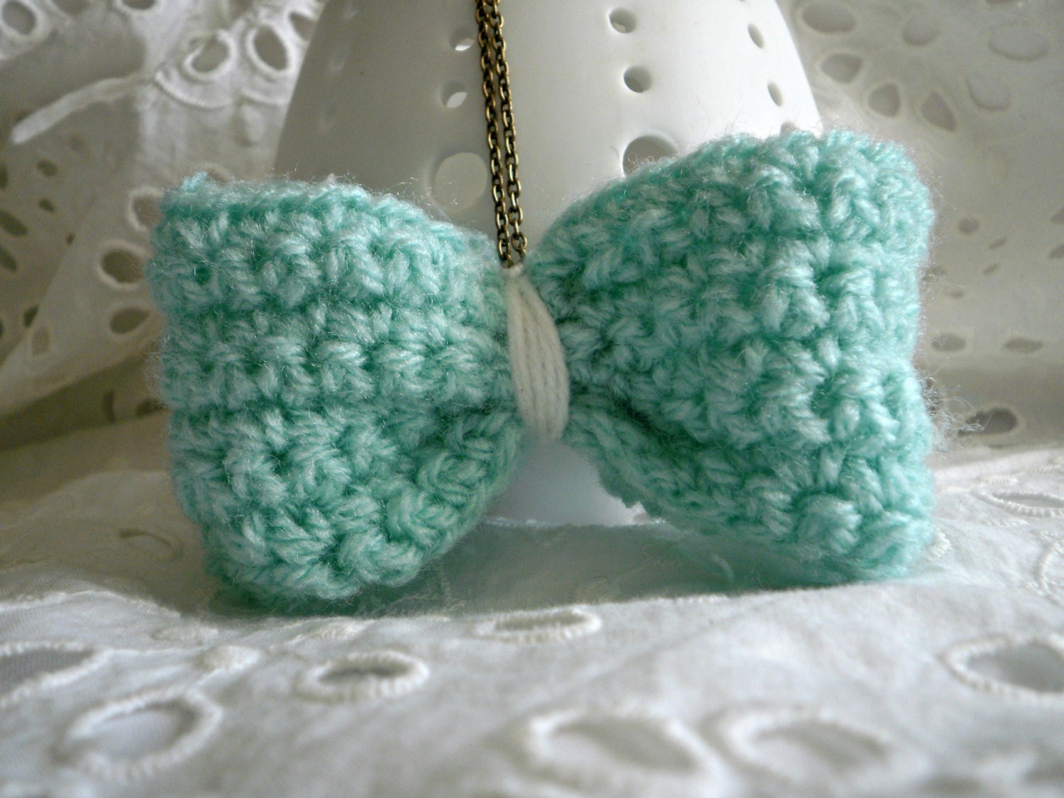 Crochet bow necklace Bow pendant in Mint and White Bow tie Knitted Necklace