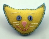 Catnip Toss Toy - Pale Yellow and Periwinkle Felt