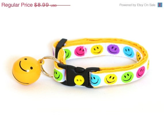 ON SALE Safety Cat Collar - Smiley Faces on White - Small Cat / Kitten Size