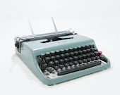 Vintage Portable Typewriter 1960s - ohiopicker