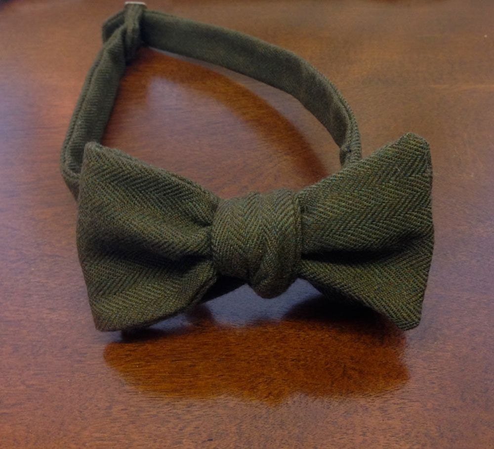 The Weston- Our Wool bowtie in dark green