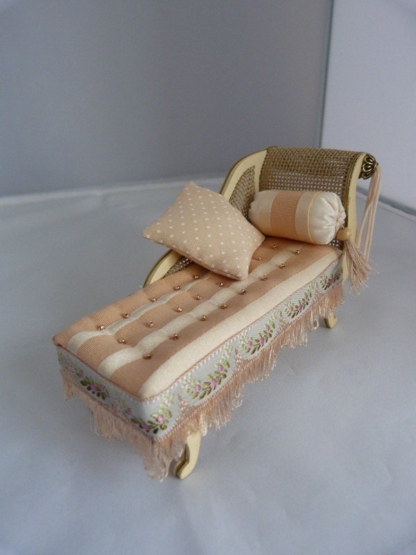 Antique dollhouse chaise longue in pink by Jo Med