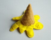 Handmade yellow felt pin brooch OOPS ICECREAM