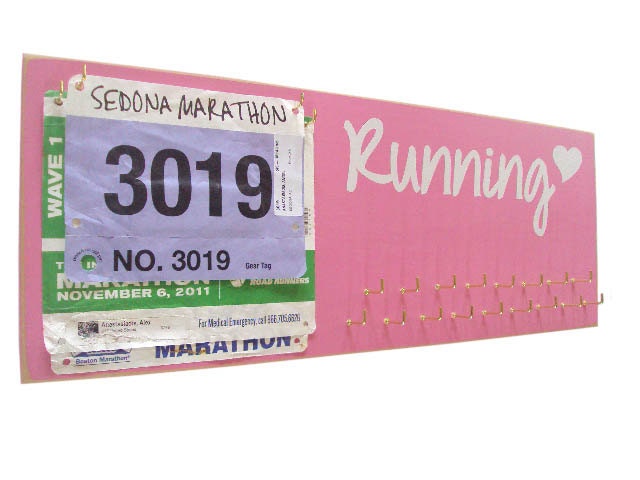 medals and bibs display - running medals and race bibs holder - running medals and race bibs hanger - running heart