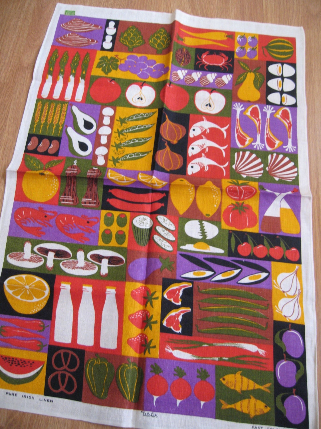 Foodie. Vtg Ulster linen kitchen towel, never used, excellent condition, with original tag.