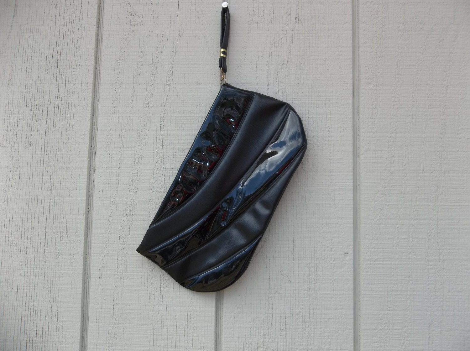 1980's Throwback to Mad Men Era /// Black Faux Patent Leather Clutch Purse