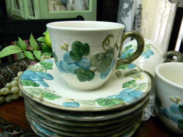 7 Poppy Tail by Metlox Porcelain USA Tea Cups Saucers - 9521