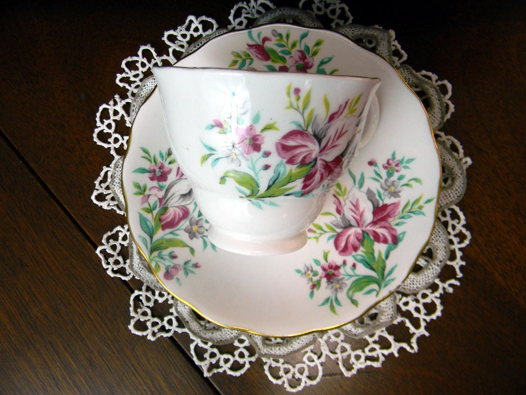 1940s Colclough Chintz Rosebuds Teacup Tea Cup and Saucer 9921