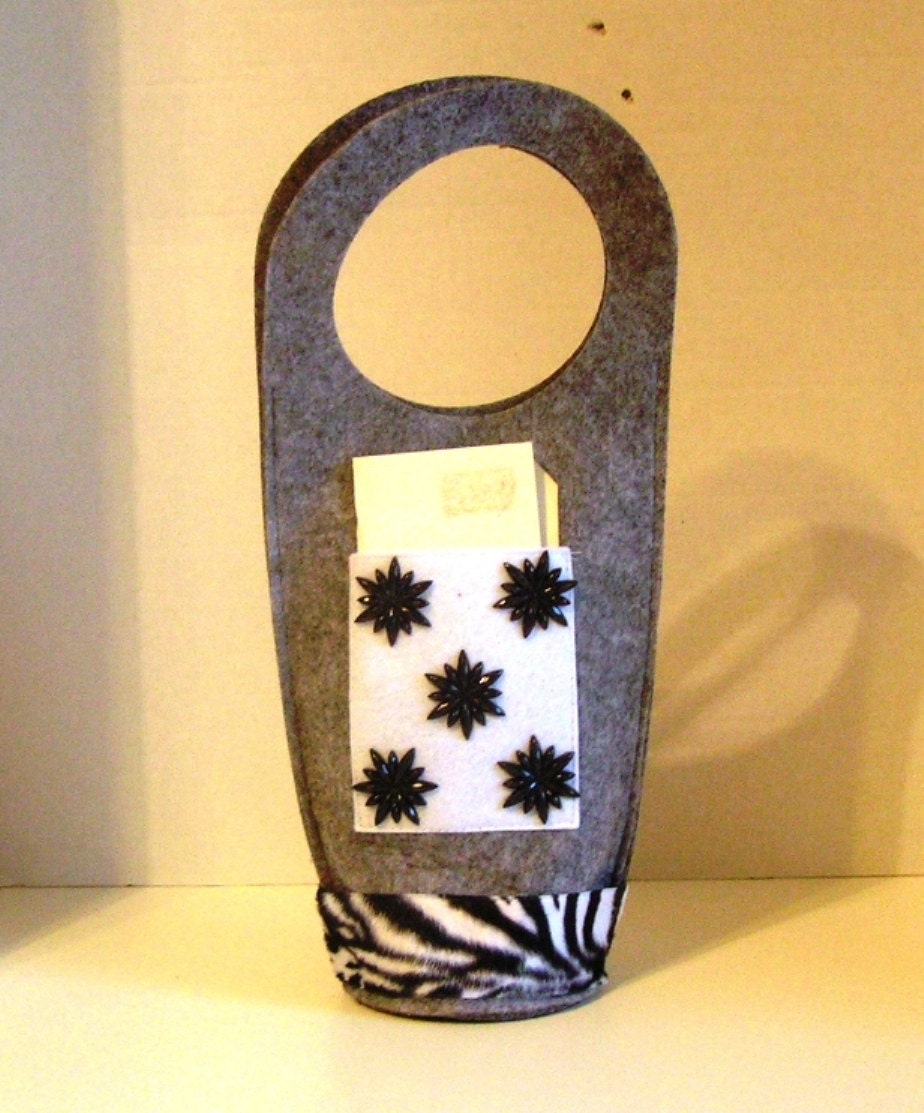 Black and White Wine Bottle Grey Felt Gift Bag with Pocket