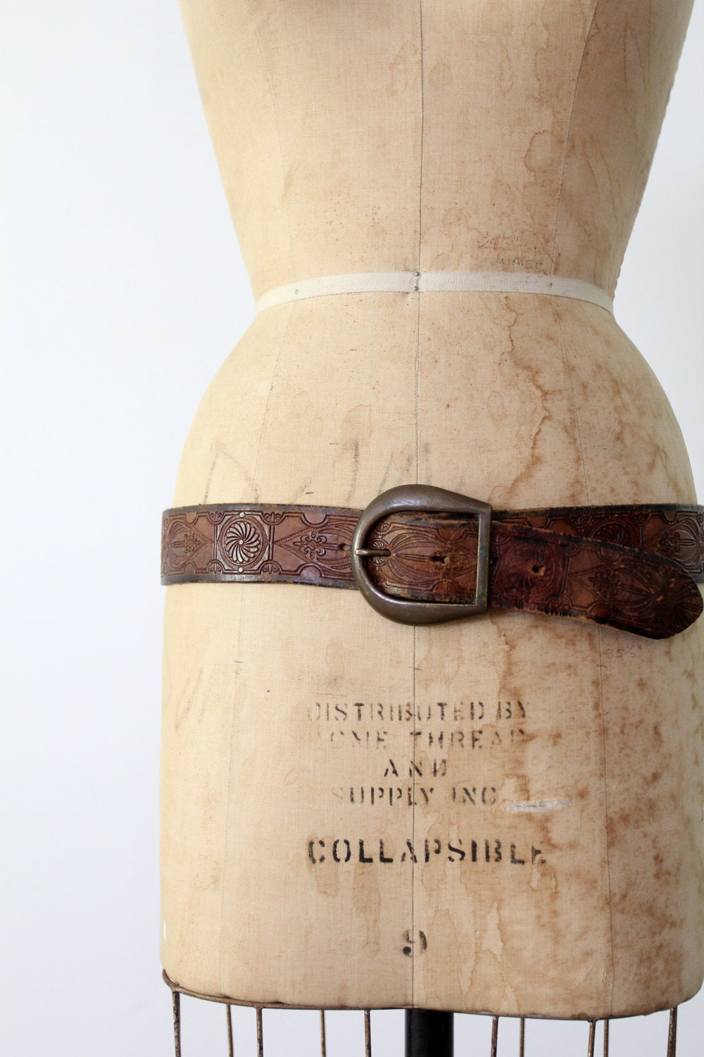 Tooled Leather Belt / 1970s Tooled Leather Belt