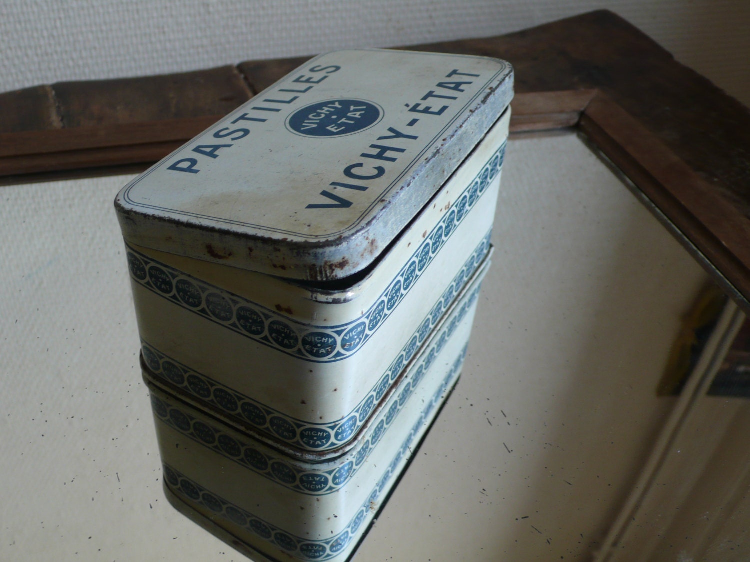 Vintage tin, french, metal, vichy,candy tin, pastilles,   French vintage housewares