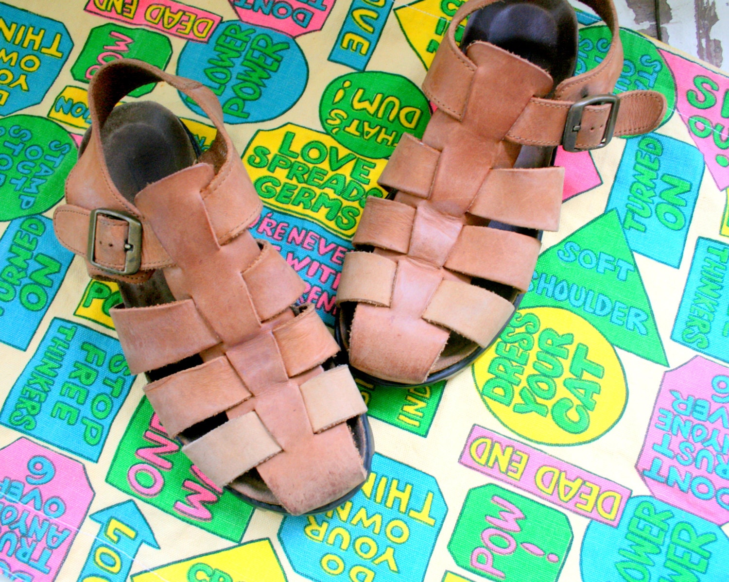 Vintage BOHO SANDALS...size 6 womens...shoes. flats. sandals. leather. spain. brown. earth. boho. hippie. urban. retro. hipster. classic