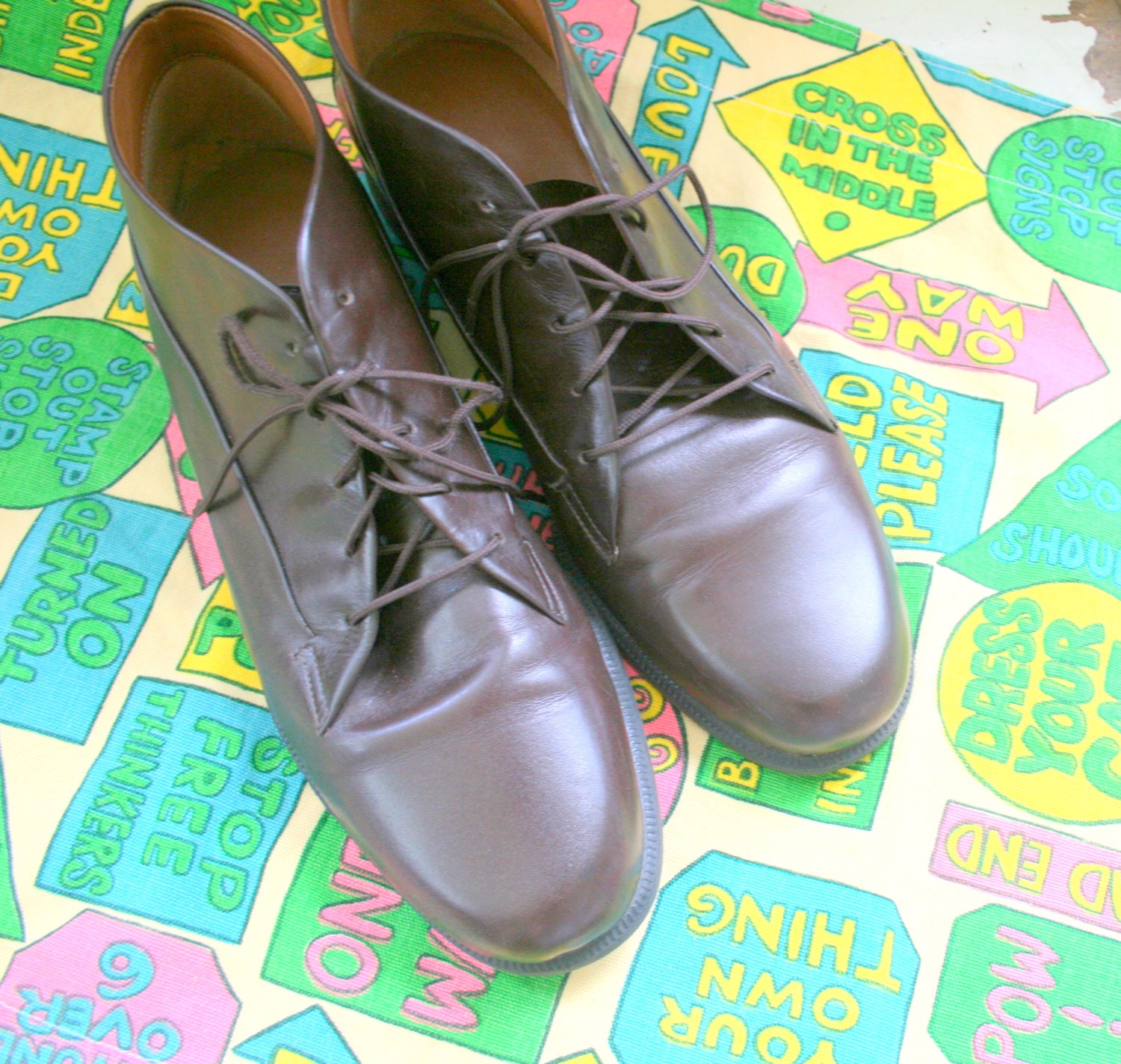 1980s KILLER BOOTS....size 8 womens..... leather boots. ankle boots. rad 80s boots. urban. hipster. boho. brown boots. retro. easy spirit.