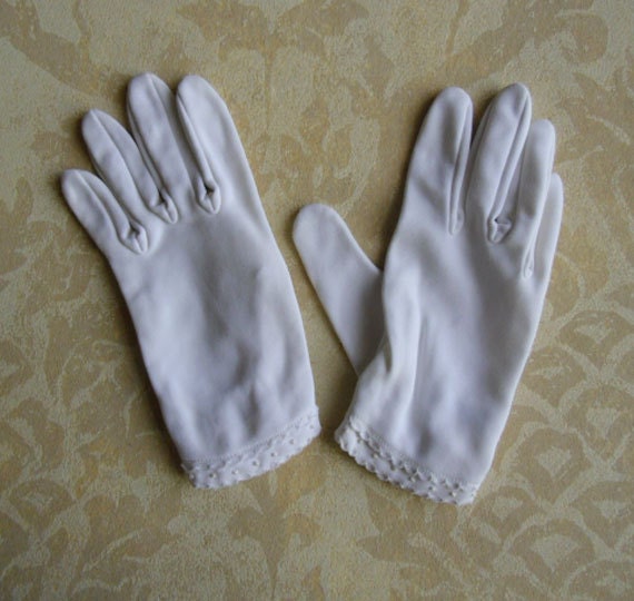 Vintage Small Short Gloves White Elastic at Wrist - Paris Label Size 5 1/2