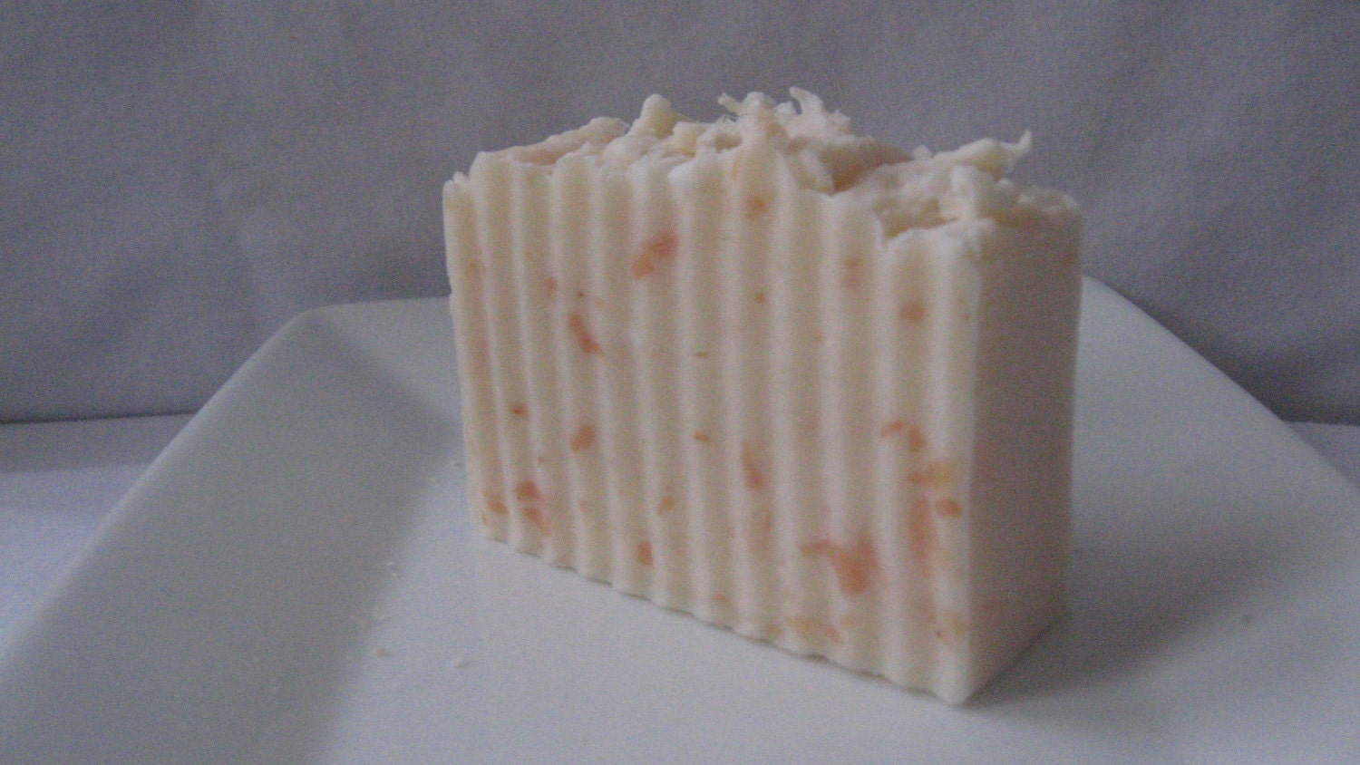 Moisturizing Soap l  Cranberry l Anti aging l Creamy l Gift Soap