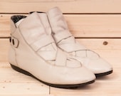 1980's Women's White "New Wave" Boot 7-1/2