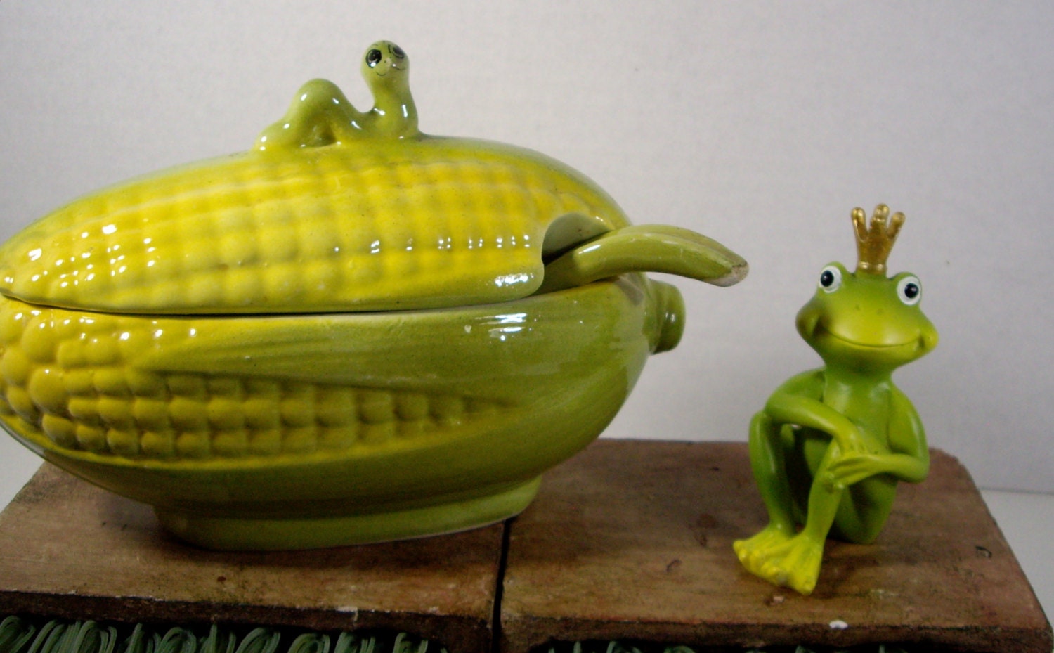Vintage Cream Corn Casserole Dish with Ladle 1978