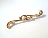Vintage Gold Tone Brooch Unsigned Pin Intertwined Delicate Curl and Ball Design Costume Jewelry