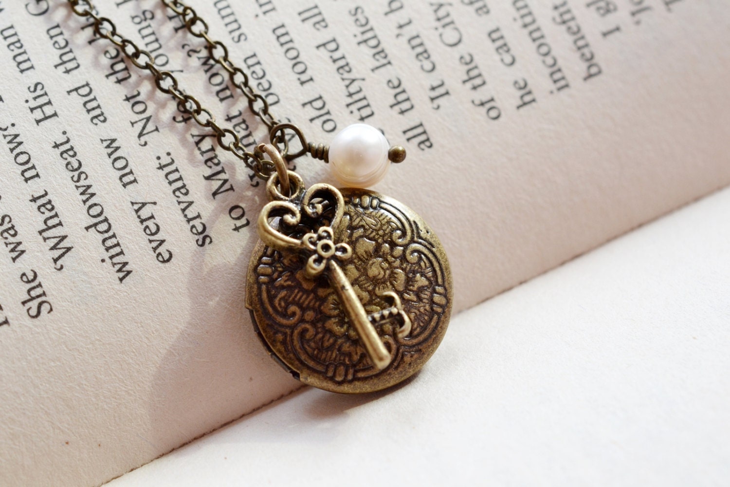 Skeleton Key Locket Necklace,Flora Flower Locket,Keepsake Necklace,Freshwater Pearl,Dainty Petite Locket,Romantic Vintage Style Locket Charm