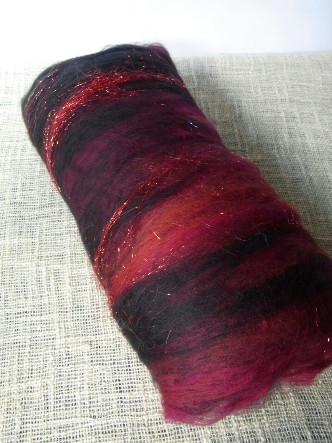 Spinning Fibre Batt BLACK RUBIES 87g merino, angelina
