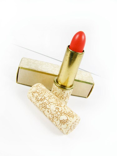 Vintage Red Velvet Lipstick / 60s Avon Lipstick / Avon Deluxe Red Lipstick with original box - Rouge à Lèvres Compact.