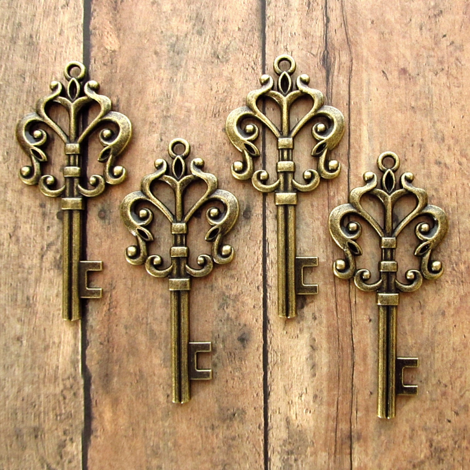 Vauclair EXTRA LARGE Antique Brass/Bronze Skeleton Key - Set of 4
