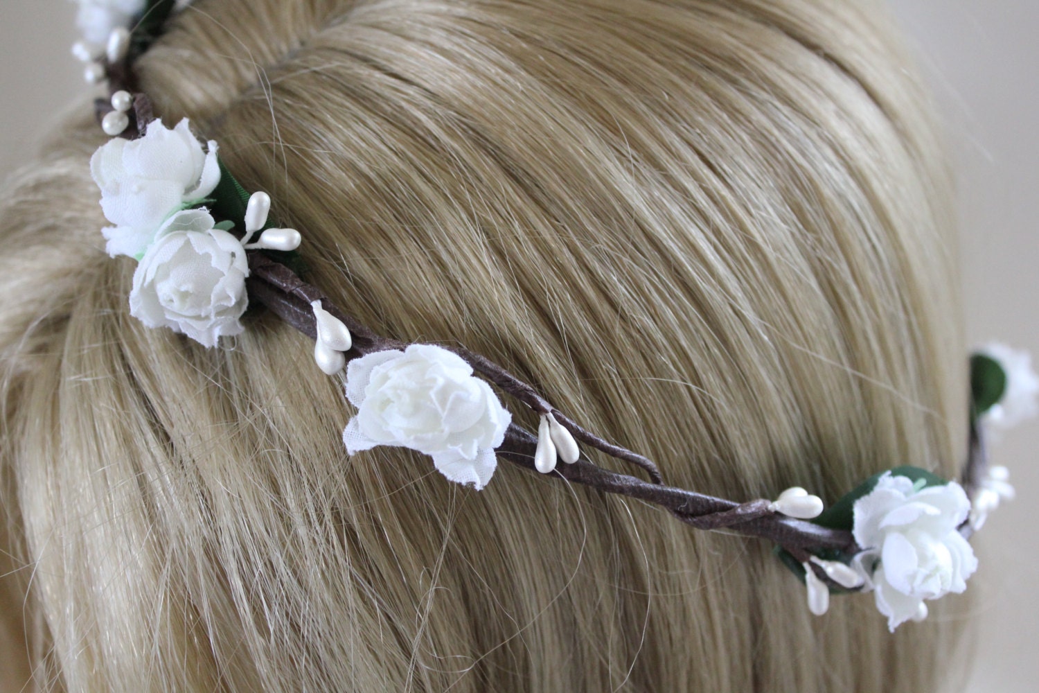 Bridal Hair Garland, Crown, Halo. chalk white Roses and Pips . Simple design, Woodland / Garden Wedding. Festival or Prom. Head wreath