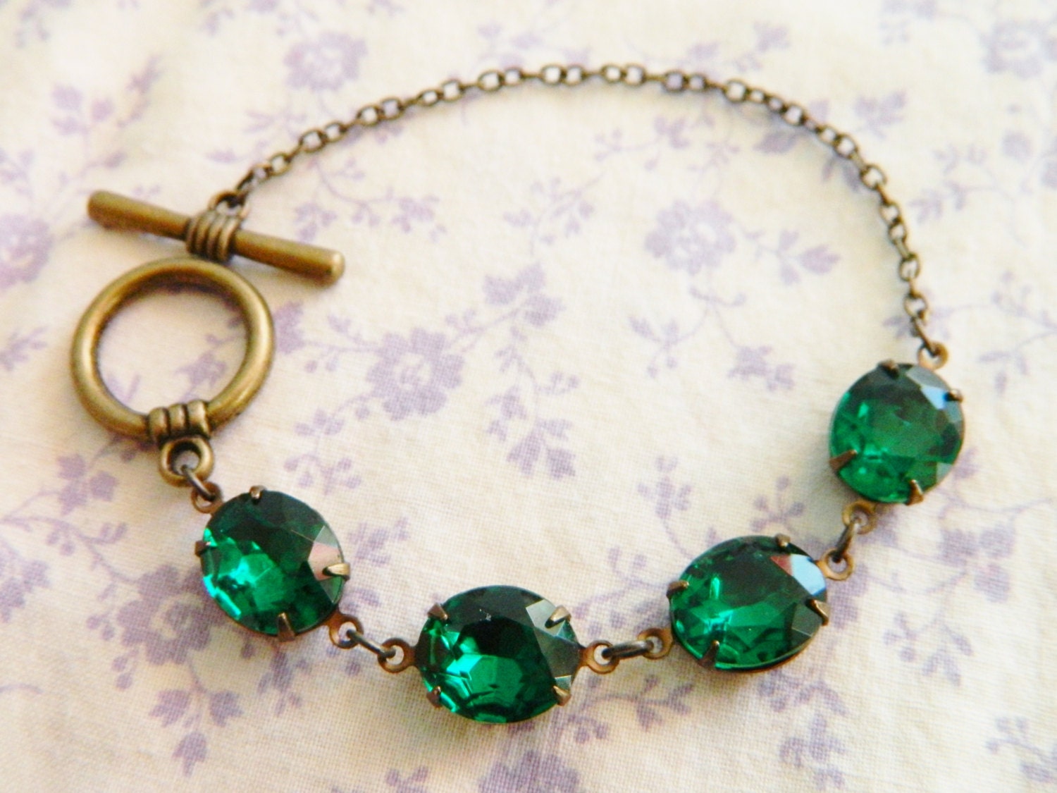 Emerald Green Bracelet, Vintage Green Bracelet, Shabby Romantic Bracelet, Green Jewel Bracelet, Bridesmaid Jewelry, Dainty Bracelet