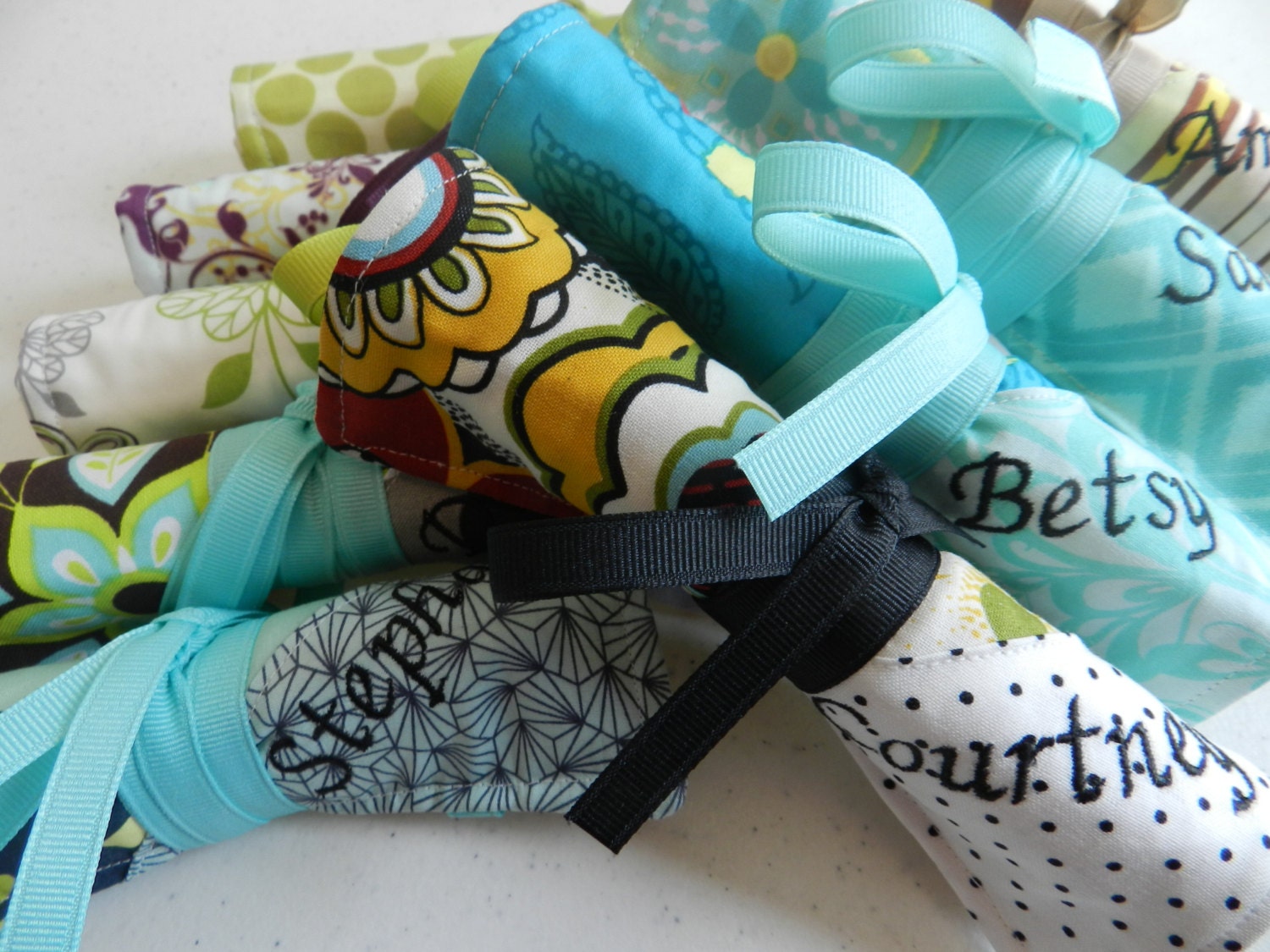 Bridesmaids Favor/Gift for 7 Travel Jewelry Roll Case Organizers with Monograms