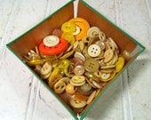 Vintage Shades of Yellows & Ivory Buttons Collection - 132 Buttons for Repurposing Upscaling Upcycling - Berry Basket of Supplies