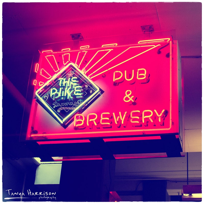 Pike Pub Seattle 5x5 Square Giclée Fine Art Print
