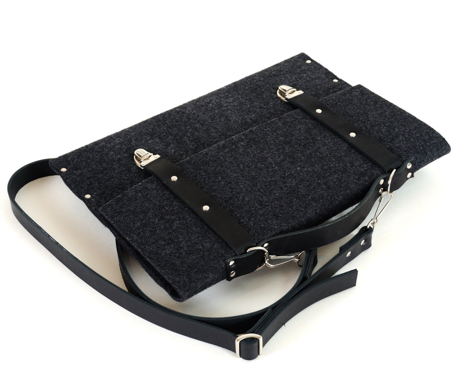 Macbook briefcase 13 MacBook RETINA case black synthetic felt briefcase with black leather straps, handle and shoulder strap