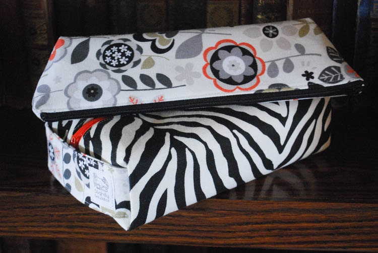 Zebra cosmetic bag set