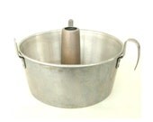Mirro Angel Food Cake Pan w Handle 5394-M - Vintage - Very Stained