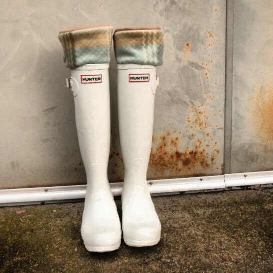 April Showers SLUGS Fleece Rain Boot Liners Khaki Plaid Pattern, Boot Cuff, Boot Socks, Spring Fashion (Sm/Med 6-8 Boot)