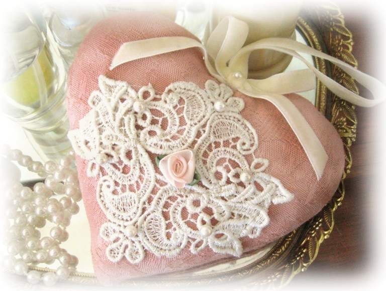 Sachet Heart, Cottage Style, PEACH, Venise Lace Lavender Buds, Primitive Handmade CharlotteStyle Decorative Folk Art