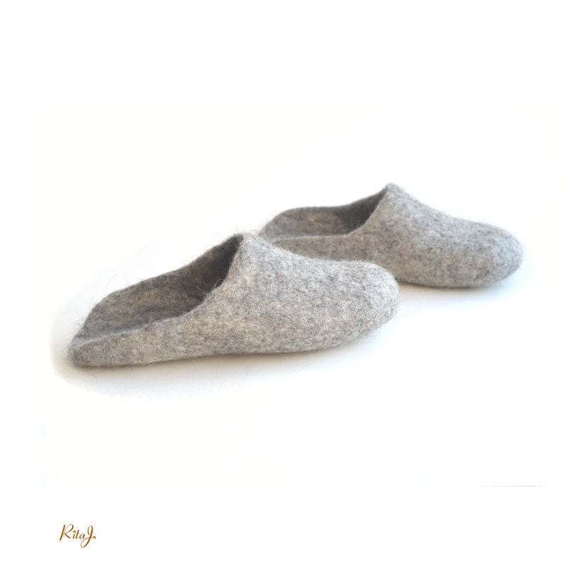 Eco friendly natural grey color handmade felted slippers without heel