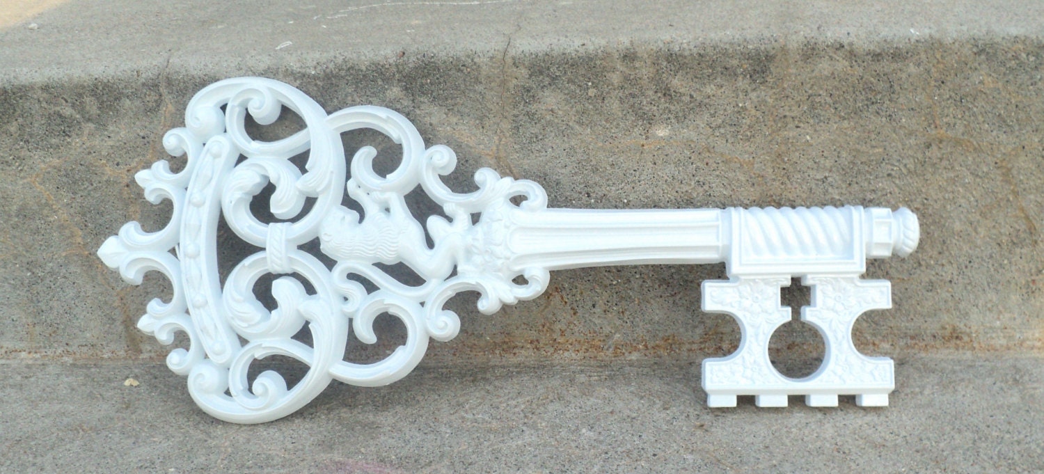 Large White Ornate SKeleton Wall Key Hanging French Vintage