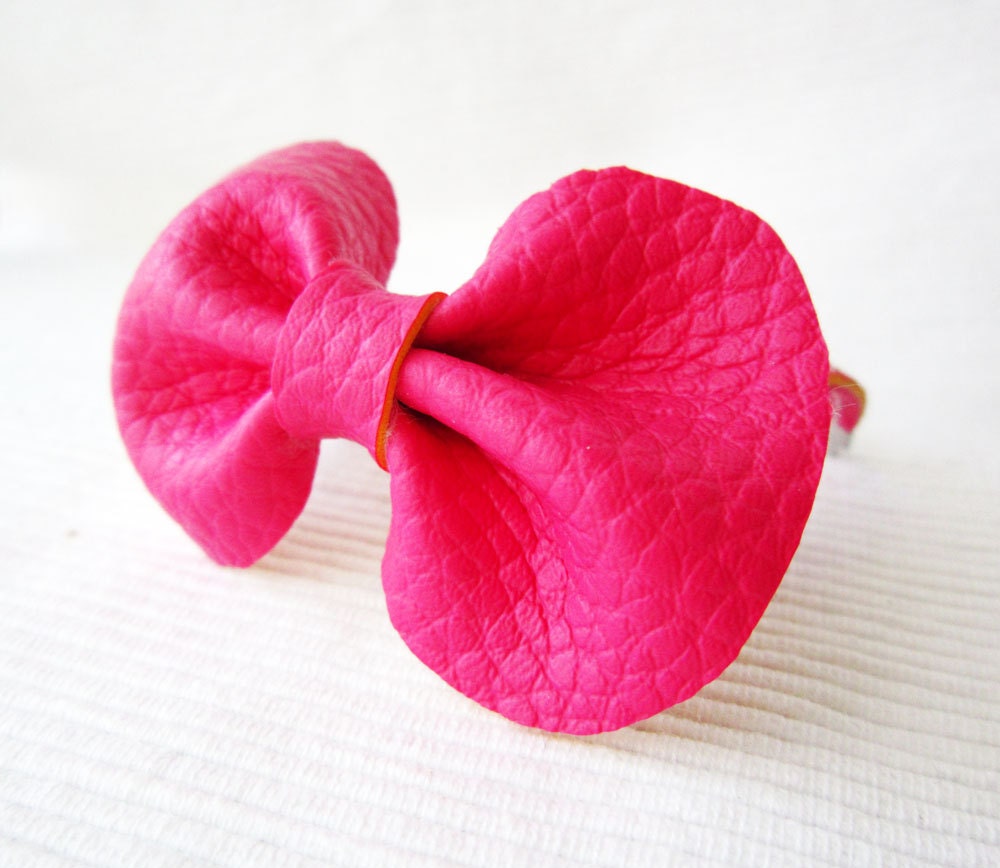 Neon pink bow bracelet, hot fashion jewelry, cute bow tie bracelet, neon jewelry, sping summer fashion