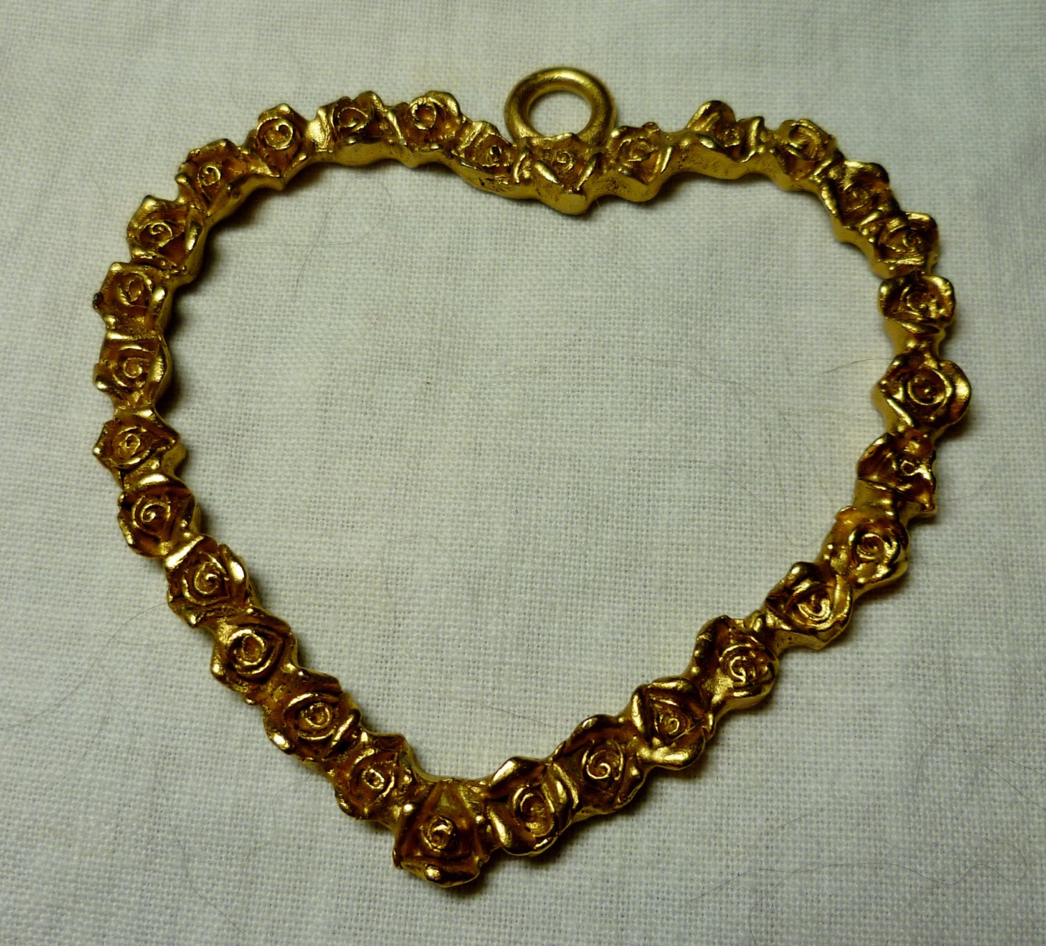 Vintage 70s Gold Roses Pendant