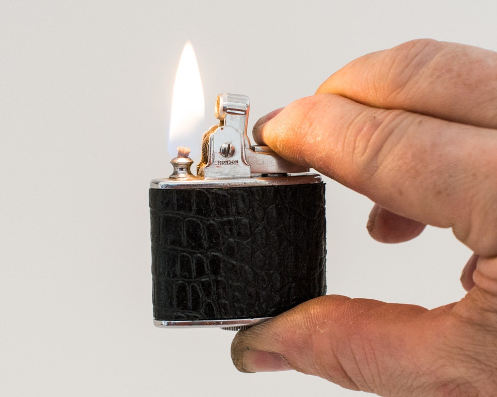 Working 1940s Ronson Standard Pocket Lighter With Crocodile Leather Wrap