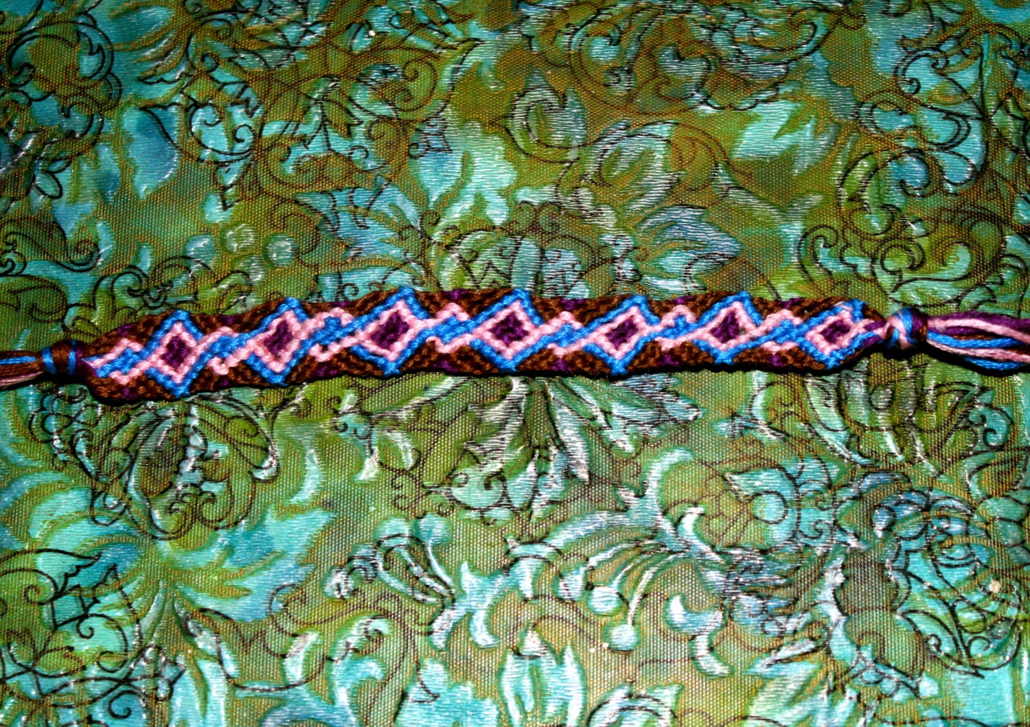 Diamond Twist Pattern Bracelet