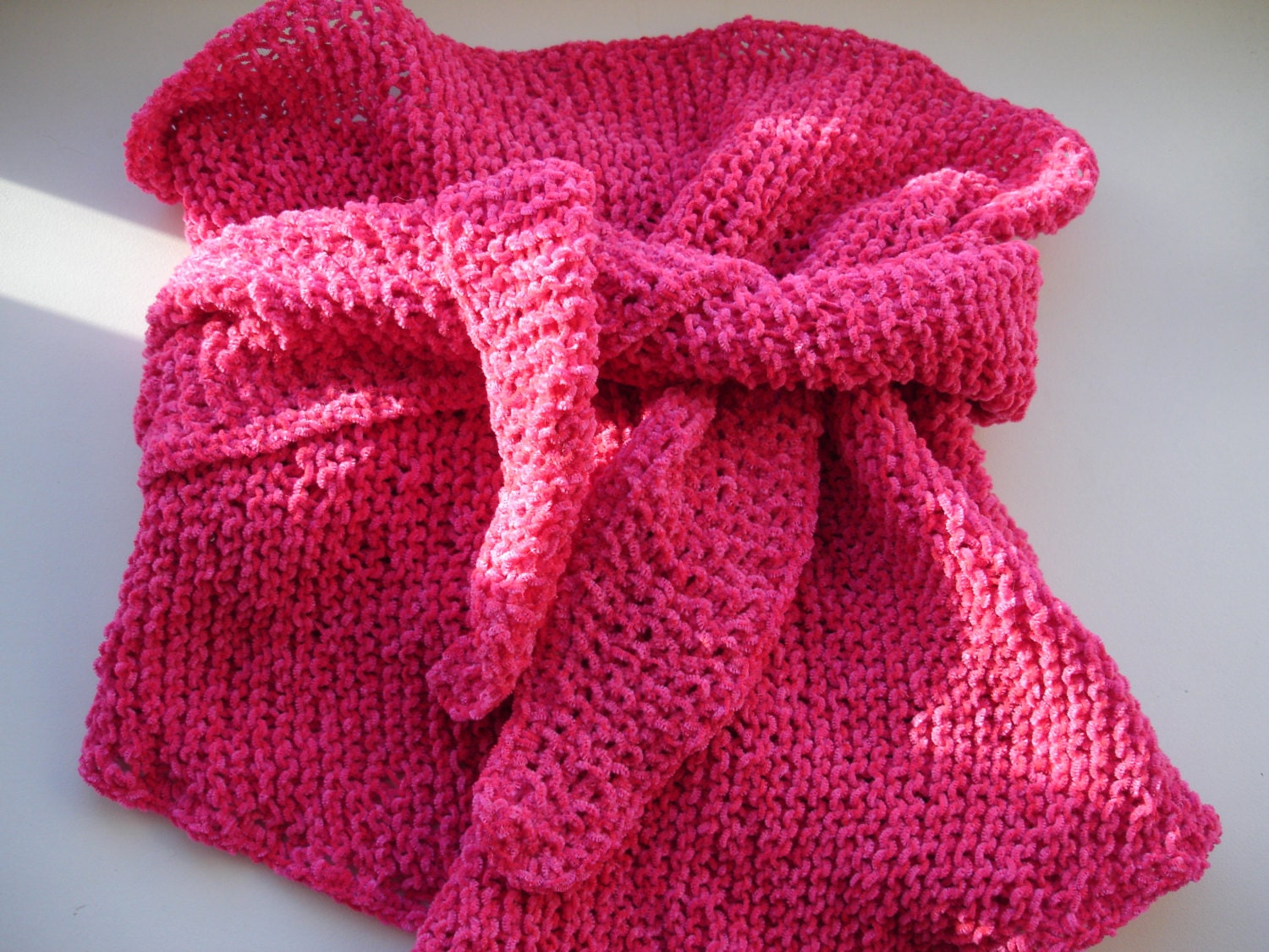 Hand Knitted Bright Gaudy Pink Triangle Bactus Scarf Free Shipping